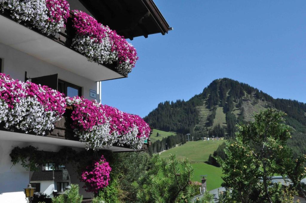 Alpen Apartments Austria Berwang Esterno foto